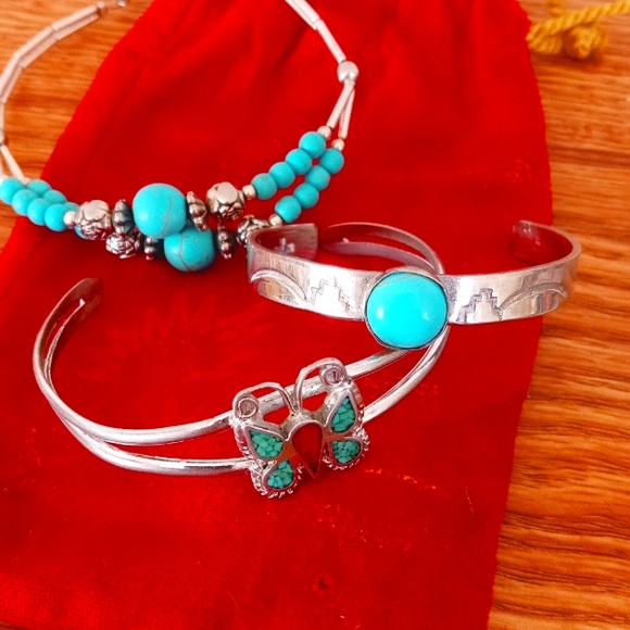 Bracelets - Picture 10 of 16